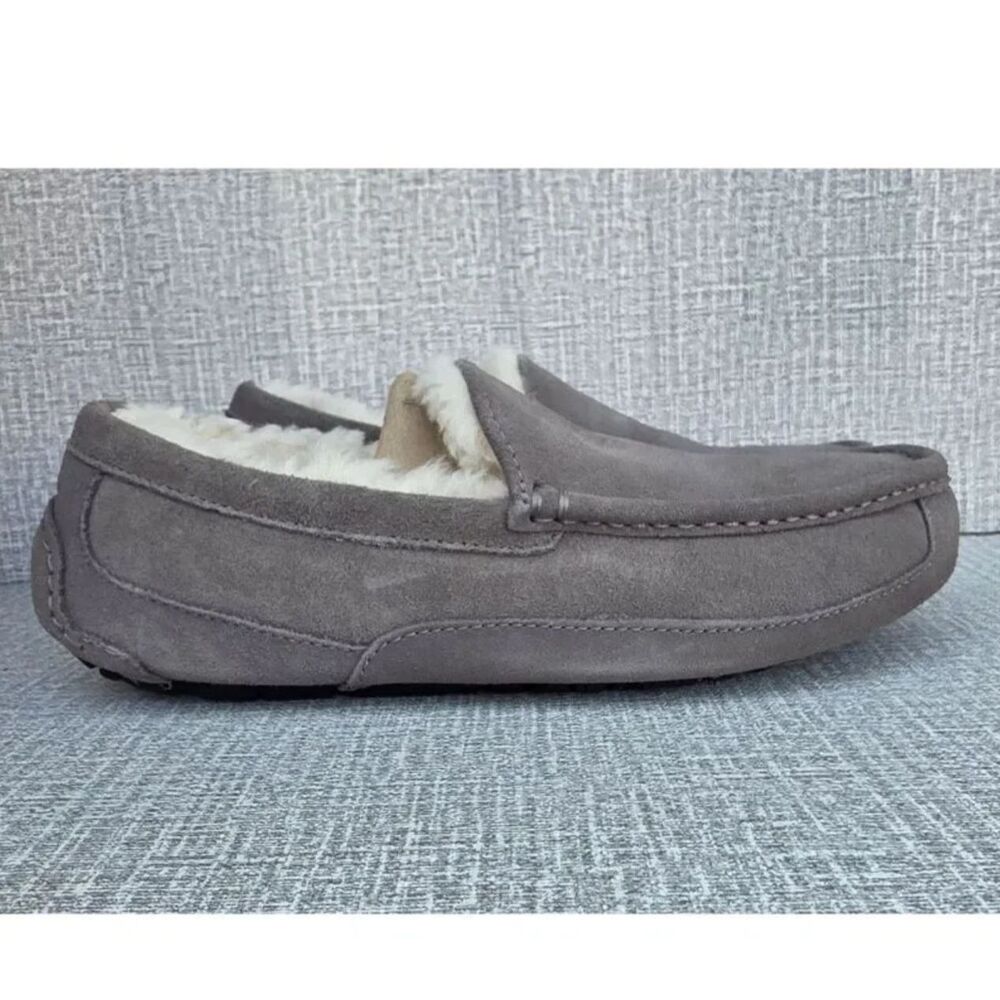 UGG Men's Ascot Slipper Grey Suede Moccasin Loafers New Size 9